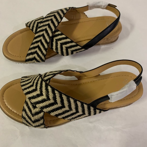 NWT Evans Wide Fit Alice Sandal Black Chevron Size:10 - Picture 6 of 9